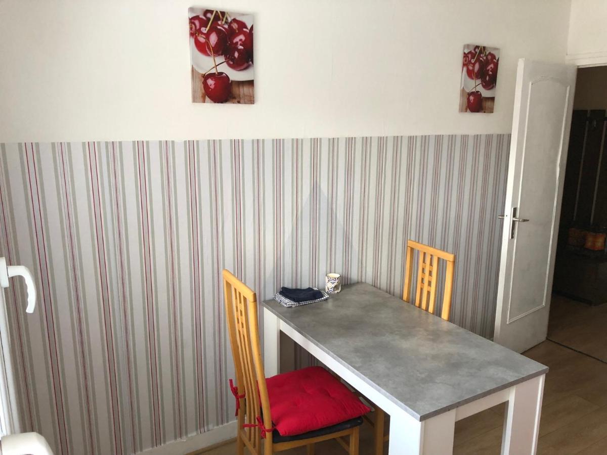 Gite De La Nievre - Centre Ville-2E Etage Flixecourt Dış mekan fotoğraf
