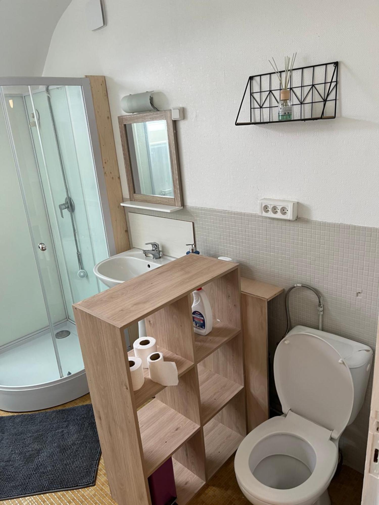 Gite De La Nievre - Centre Ville-2E Etage Flixecourt Dış mekan fotoğraf
